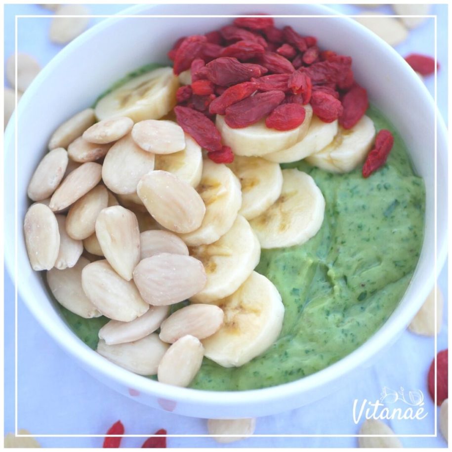 Smoothie bowl avocat épinards