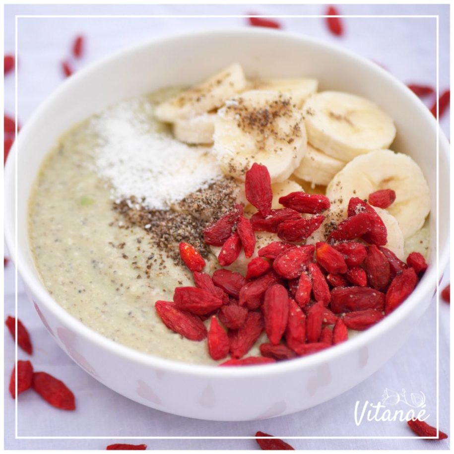 Smoothie bowl banane avocat coco